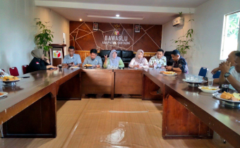 Jelang Penertiban Alat Peraga Kampanye, Bawaslu Bantaeng gelar Rakor bersama OPD dan Parpol
