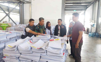 Pastikan Kesiapan Surat Suara, Bawaslu Bantaeng kunjungi PT. Impera Pratama