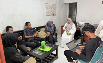 Koordiv HP2H Bawaslu Bantaeng saat melaksanakan monev DPS